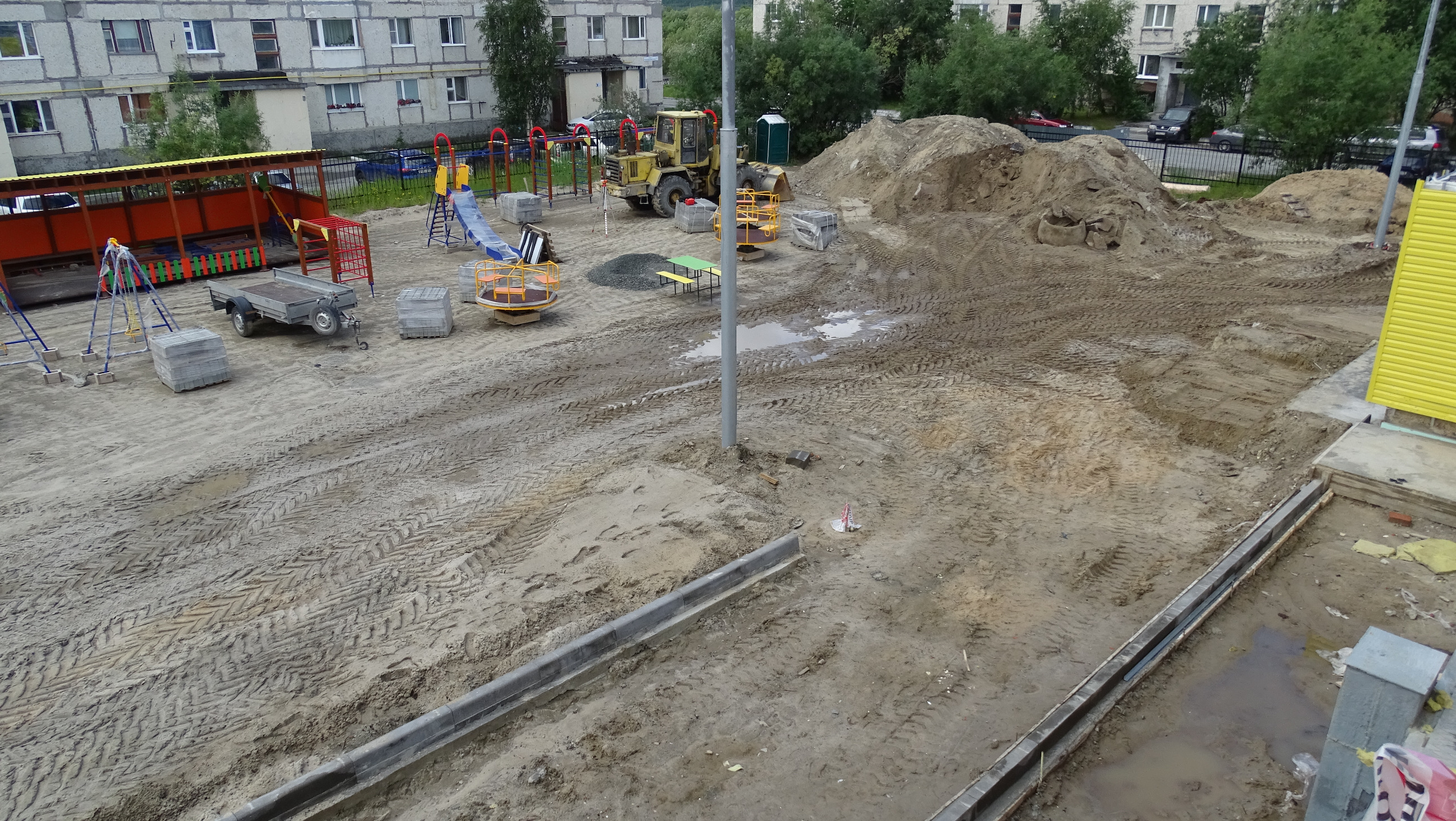 г. Надым д/с Ромашка. Благоустройство территории. Стройплощадка. Сентябрь 2021г .