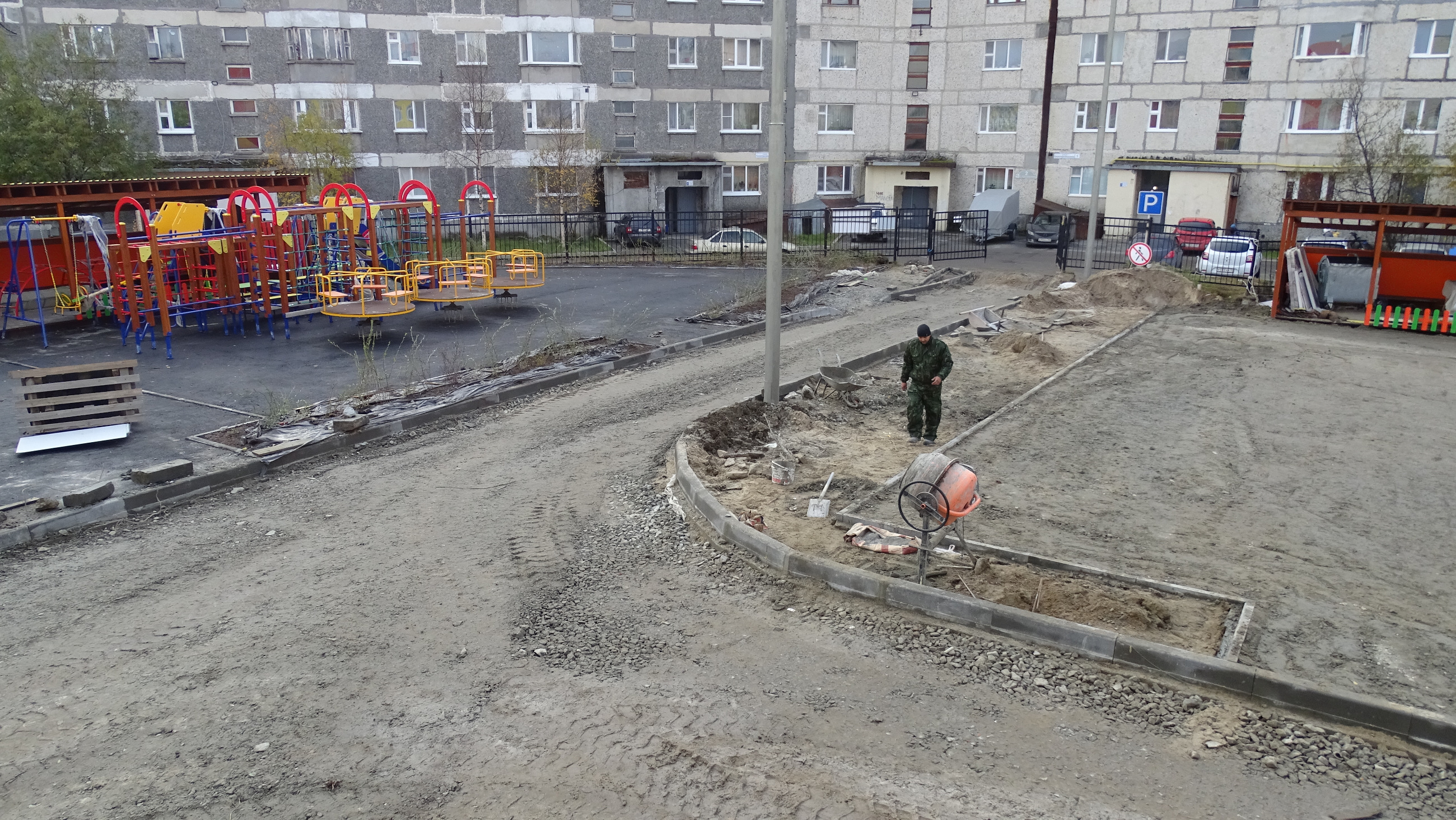 г. Надым д/с Ромашка. Благоустройство территории. Стройплощадка. Сентябрь 2021г .